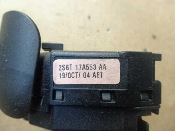 COMMODO FORD FIESTA 2002-2008 / FUSION 2002-2012  ( COTE ESSUIE GLACE ) - Vue 3